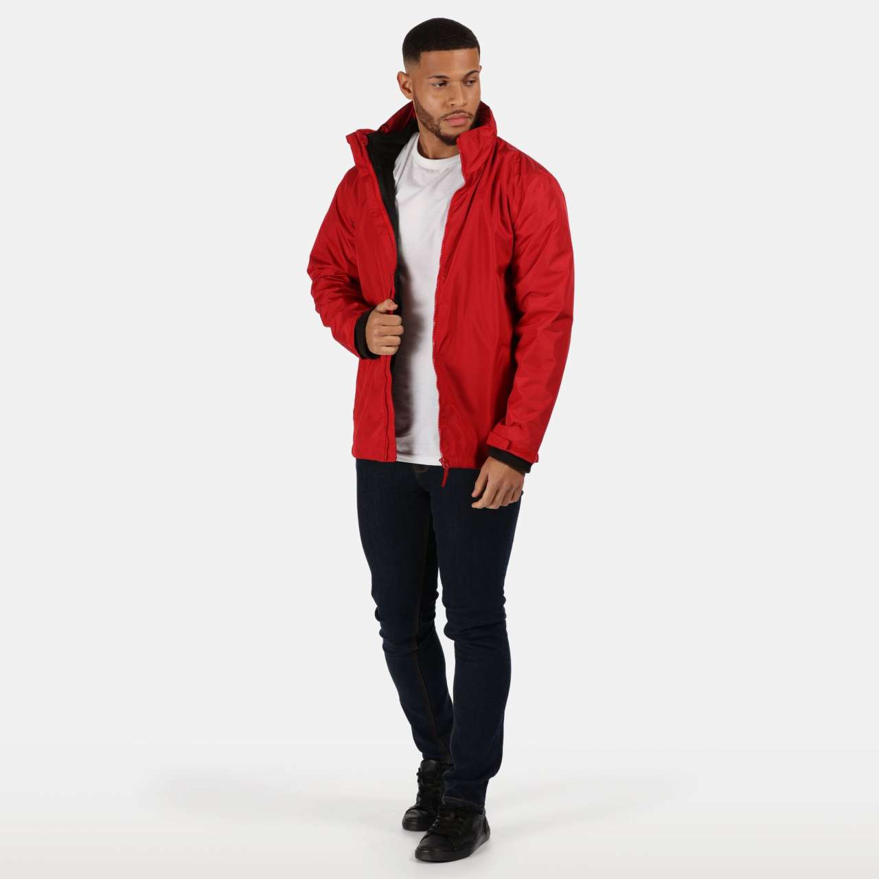 majcoteka:sku:retra150cre-s:packshot:retra150-classic_red_black-c1.jpg