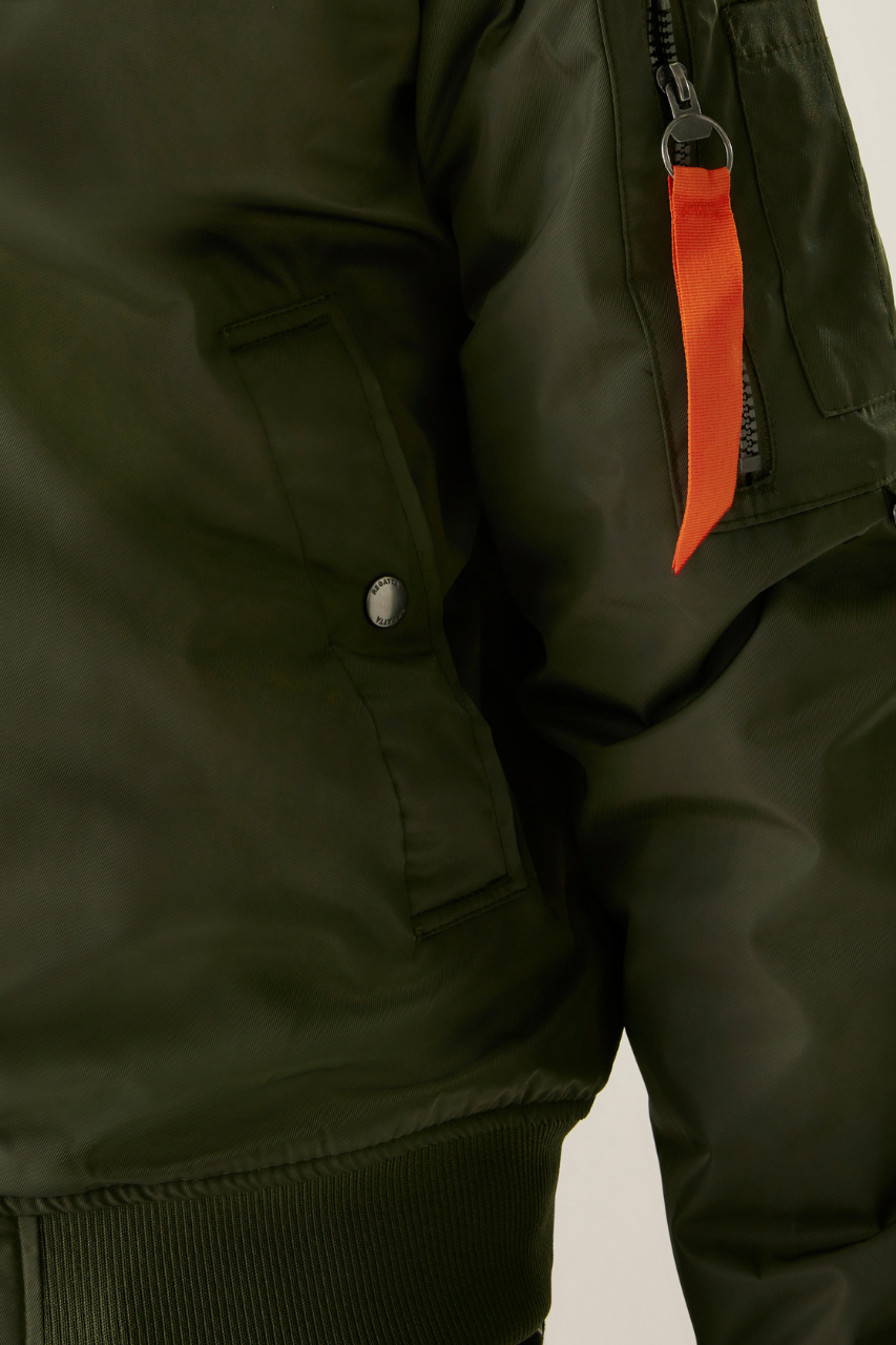 majcoteka:style:RETRA255:alt:retra255-4.png