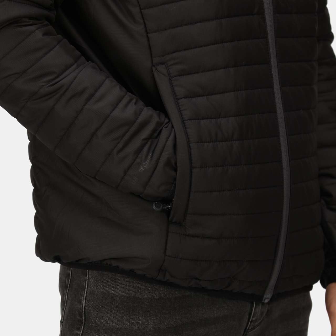 majcoteka:style:RETRA423:alt:retra423-5.jpg