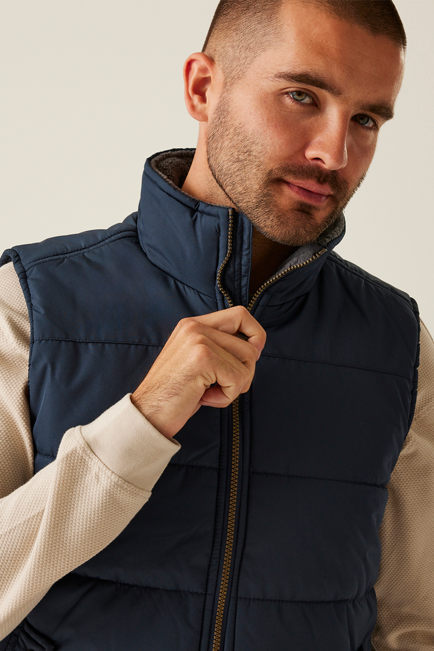 majcoteka:style:RETRA806:alt:retra806-2.png