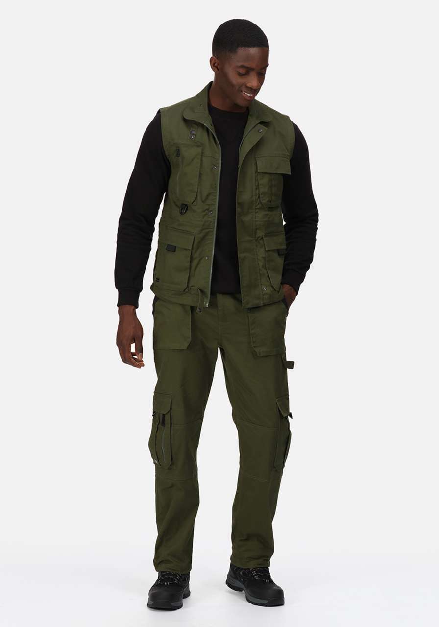 majcoteka:style:RETRA865:alt:retra865-3.jpg